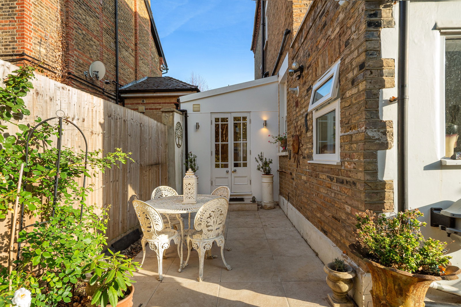 Semi Detached House for sale in London, Woolstone Road, SE23, 2982 m²