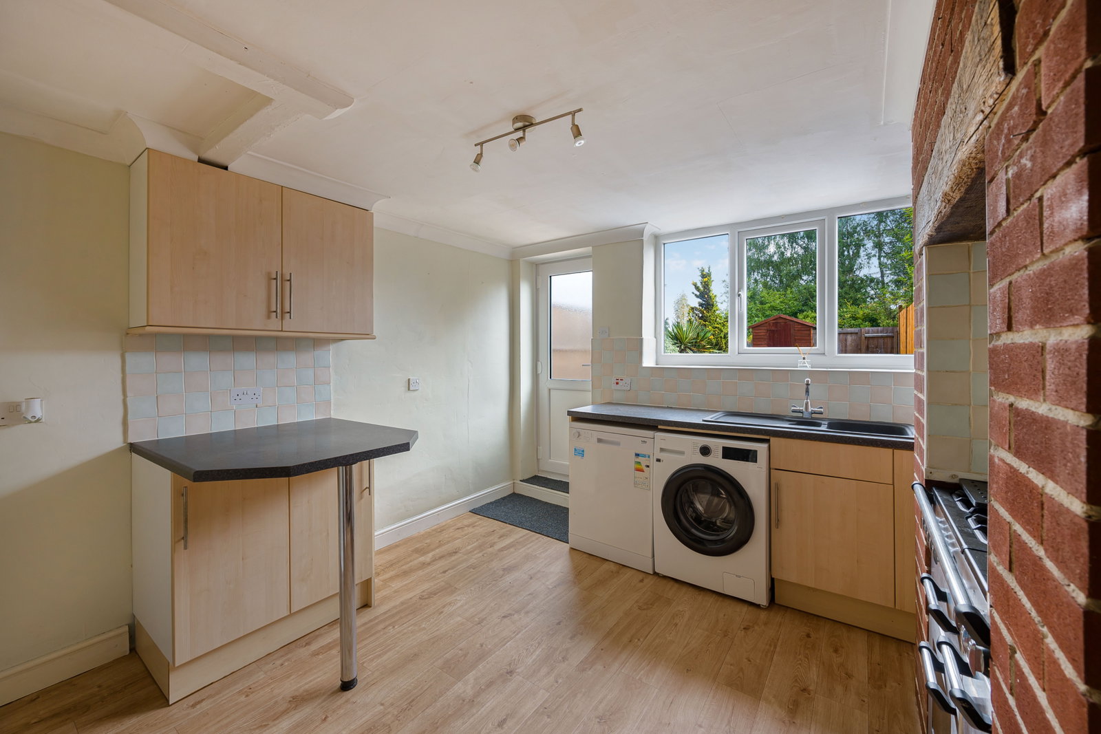 Terraced House for sale in Grantham, Tyndal Road in Grantham - No Chain, 1054 m²