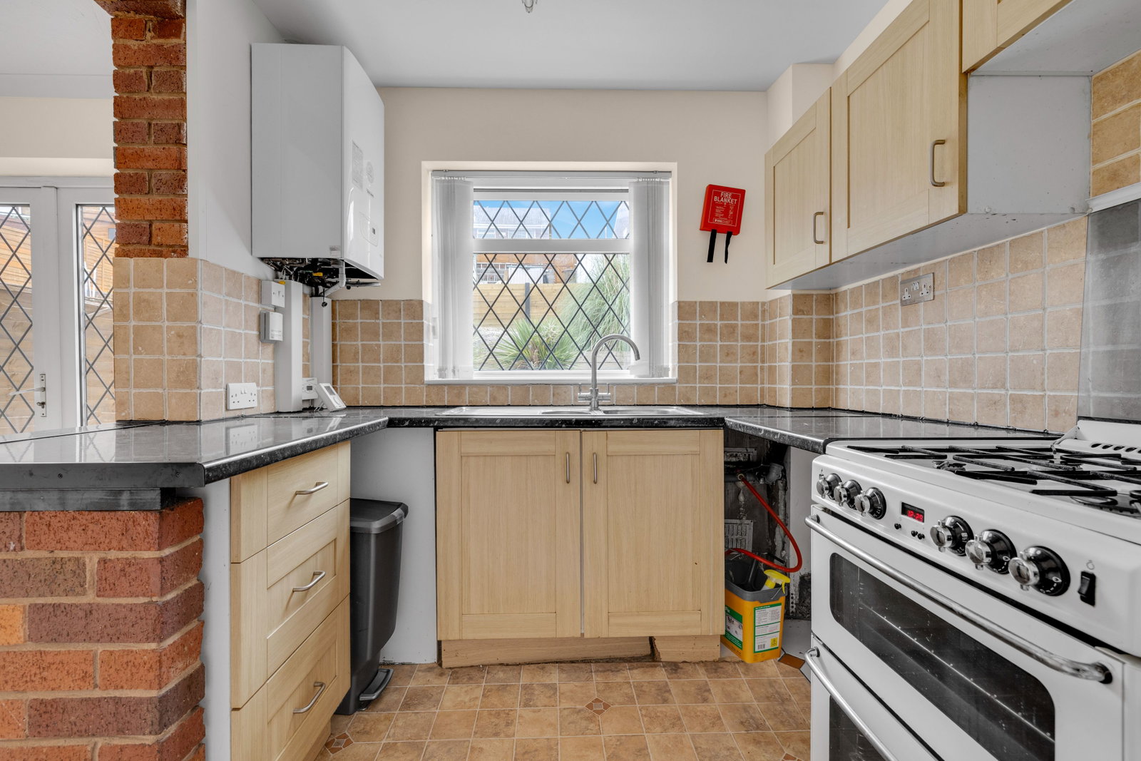 Semi Detached House for sale in Brierley Hill, Stockwell Avenue, Quarry Bank, Brierley Hill, DY5 2NS