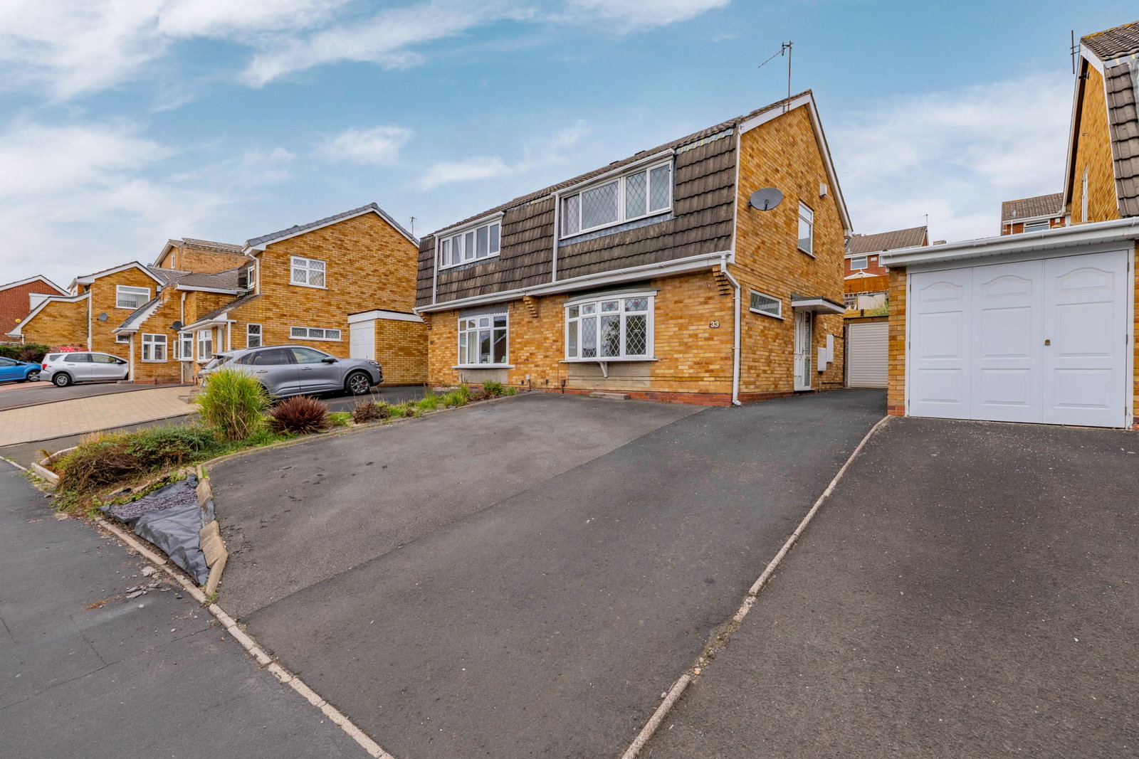 Semi Detached House for sale in Brierley Hill, Stockwell Avenue, Quarry Bank, Brierley Hill, DY5 2NS