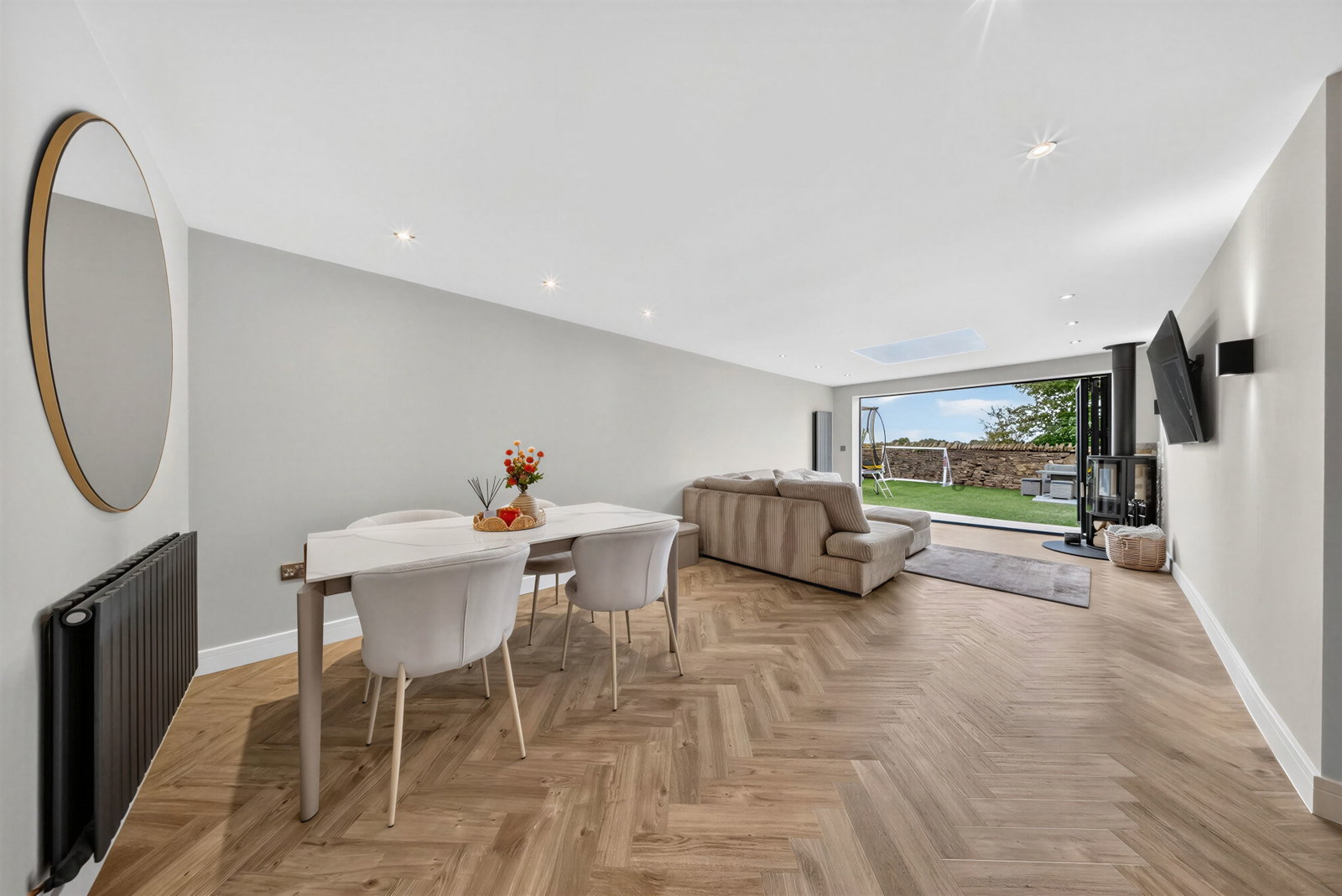 Semi Detached House for sale in Hapton, The Spigot, Hapton, BB12 7FJ, 955 m²