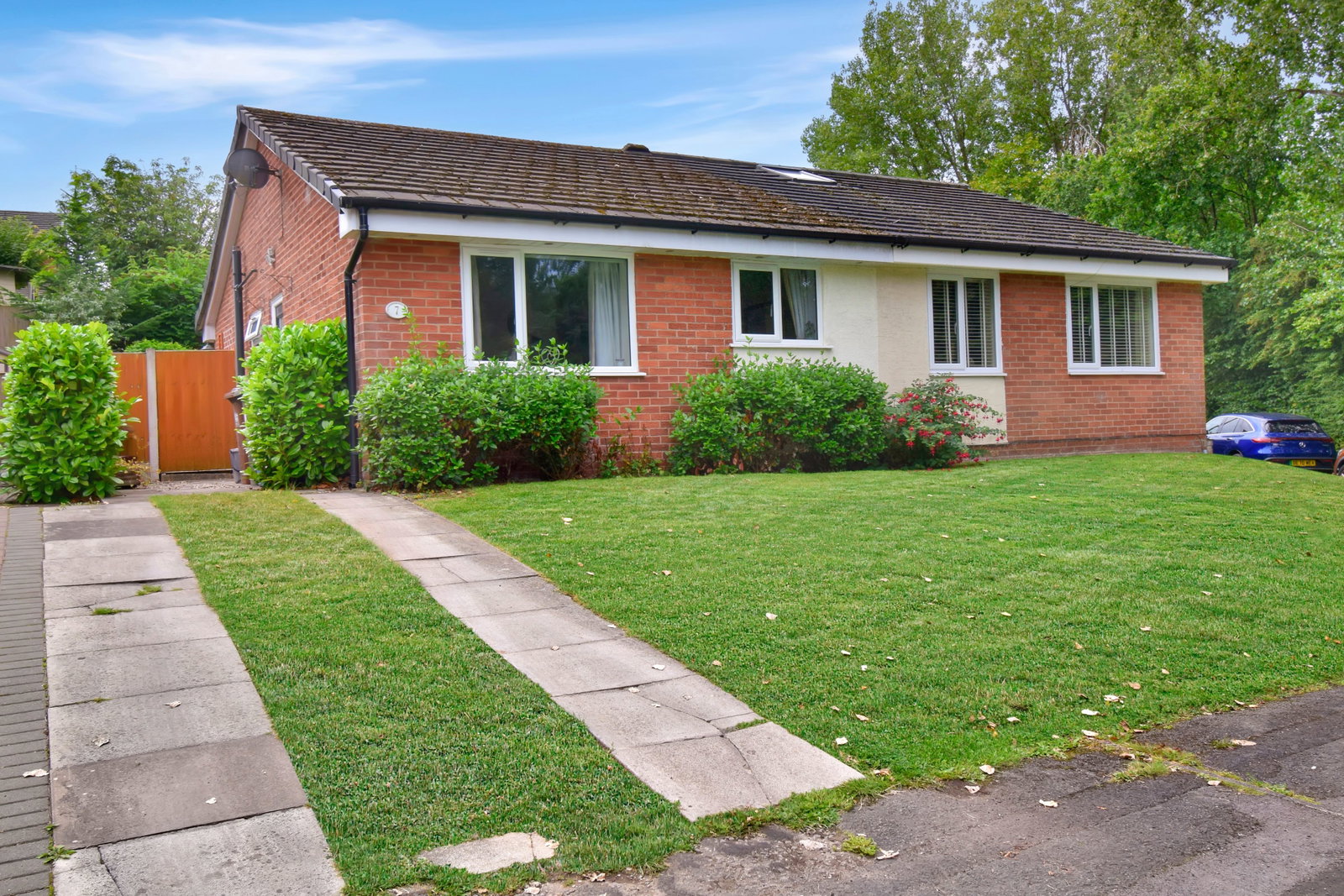 Semi Detached Bungalow for sale in Preston, Carr Field, Bamber Bridge, Preston, PR5 8BS
