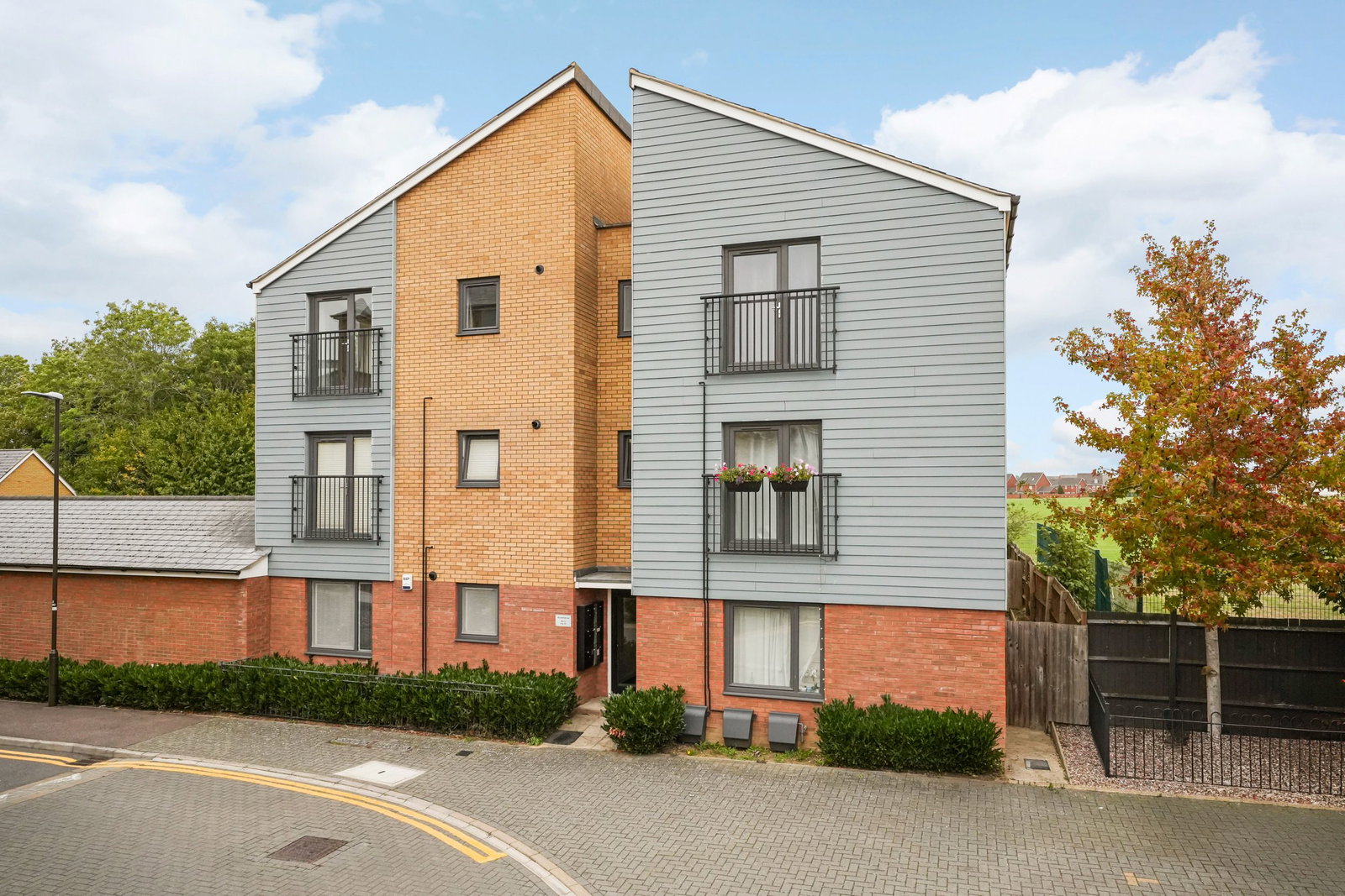 Flat for sale in Milton Keynes, Wodell Drive, Wolverton, Milton Keynes, MK12 5FT