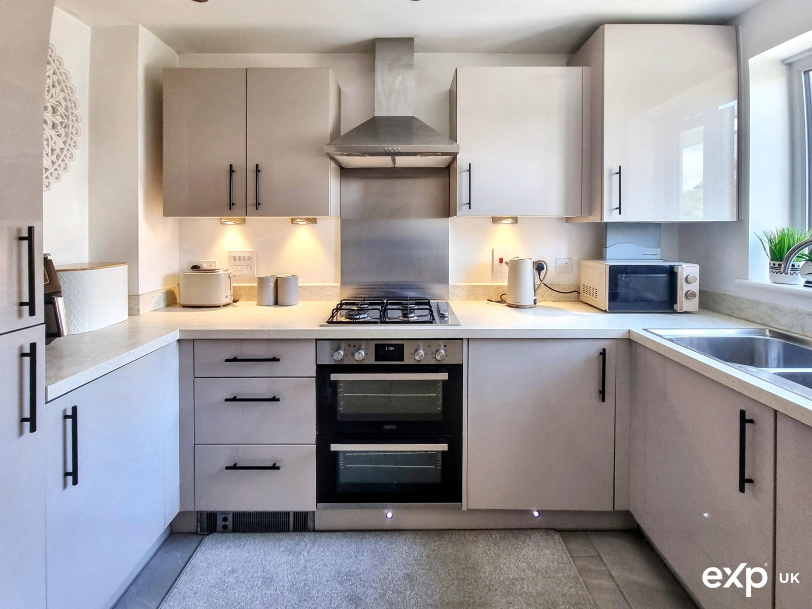 Semi Detached House for sale in Newton Abbot, Buttercup Way, Newton Abbot, TQ12 1GT