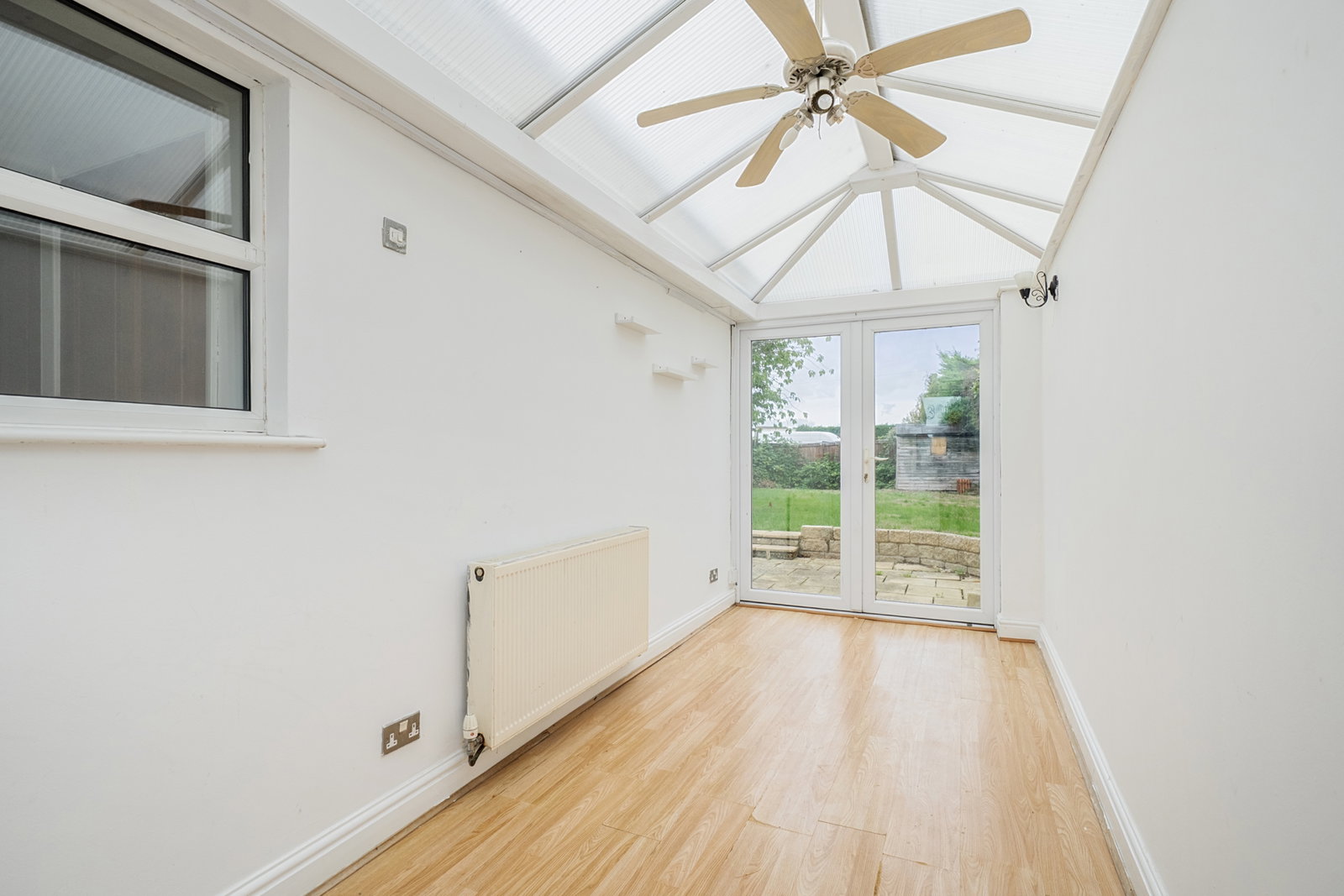 End Of Terrace House for sale in Trowbridge, Frome Road, Trowbridge, BA14 0DT, 767 m²