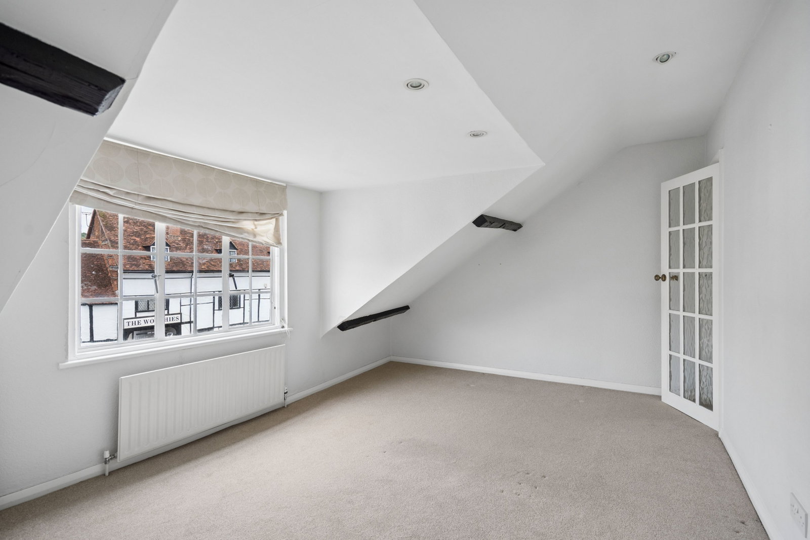 Mixed Use for sale in Amersham, High Street, Amersham, Buckinghamshire. HP7 0DT, 1851 m²