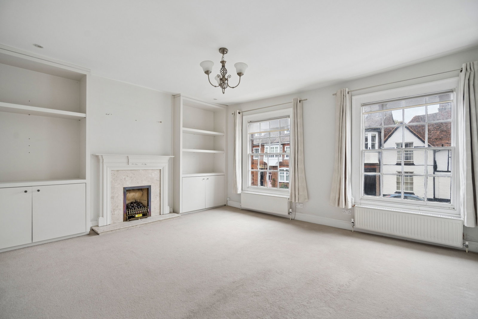 Mixed Use for sale in Amersham, High Street, Amersham, Buckinghamshire. HP7 0DT, 1851 m²