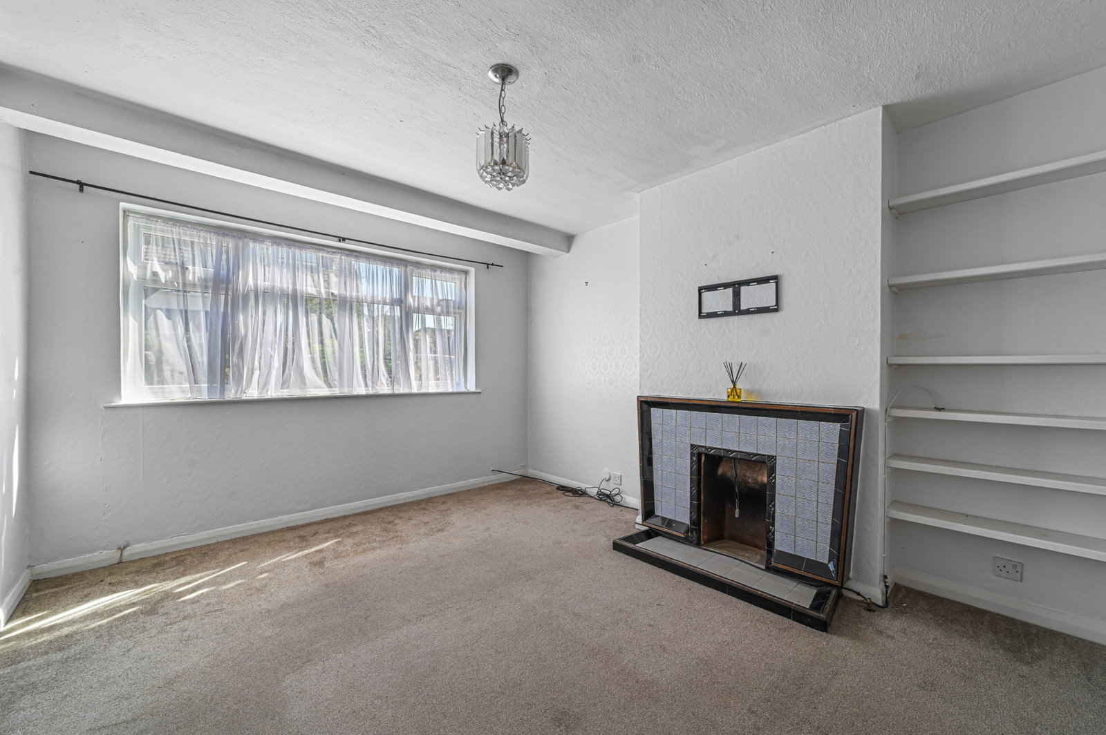 Terraced House for sale in Hornchurch, Stanley Close, Hornchurch, RM12, 925 m²