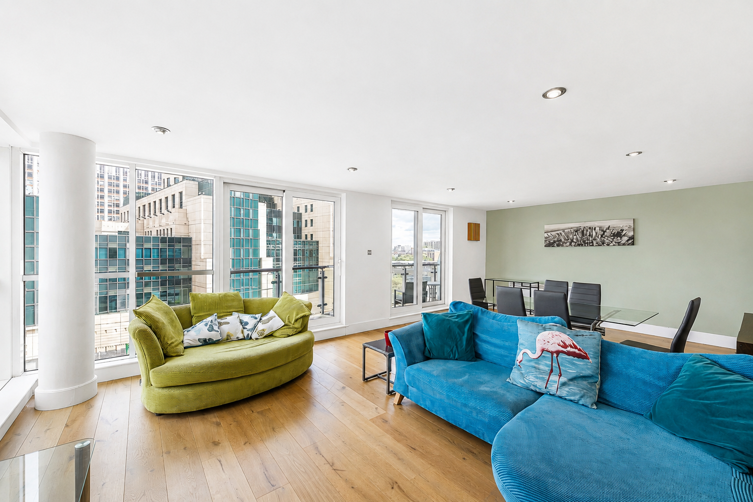 Flat for sale in London, St. George Wharf, London, SW8, 890 m²