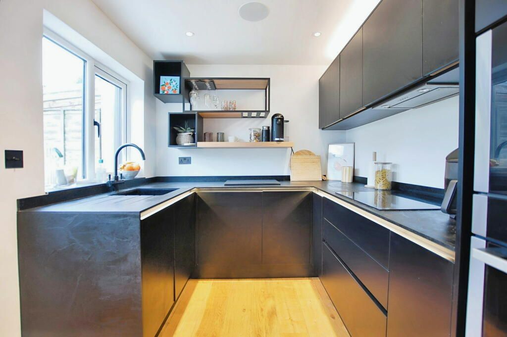 Terraced House for sale in Cheltenham, Columbia Street, Cheltenham, GL52 2JR