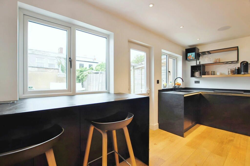 Terraced House for sale in Cheltenham, Columbia Street, Cheltenham, GL52 2JR