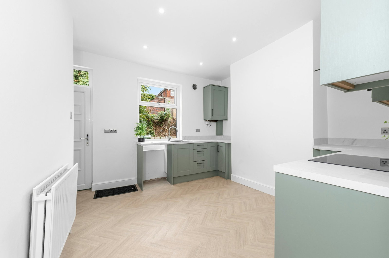 Terraced House for sale in Leeds, Wakefield Road, Garforth, Leeds, LS25 1NE