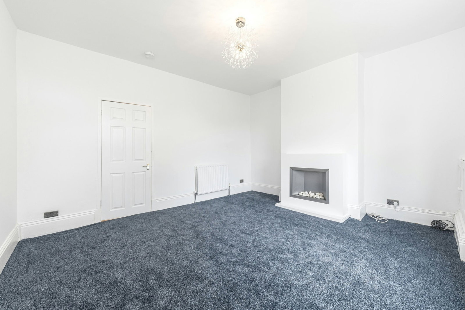 Terraced House for sale in Leeds, Wakefield Road, Garforth, Leeds, LS25 1NE