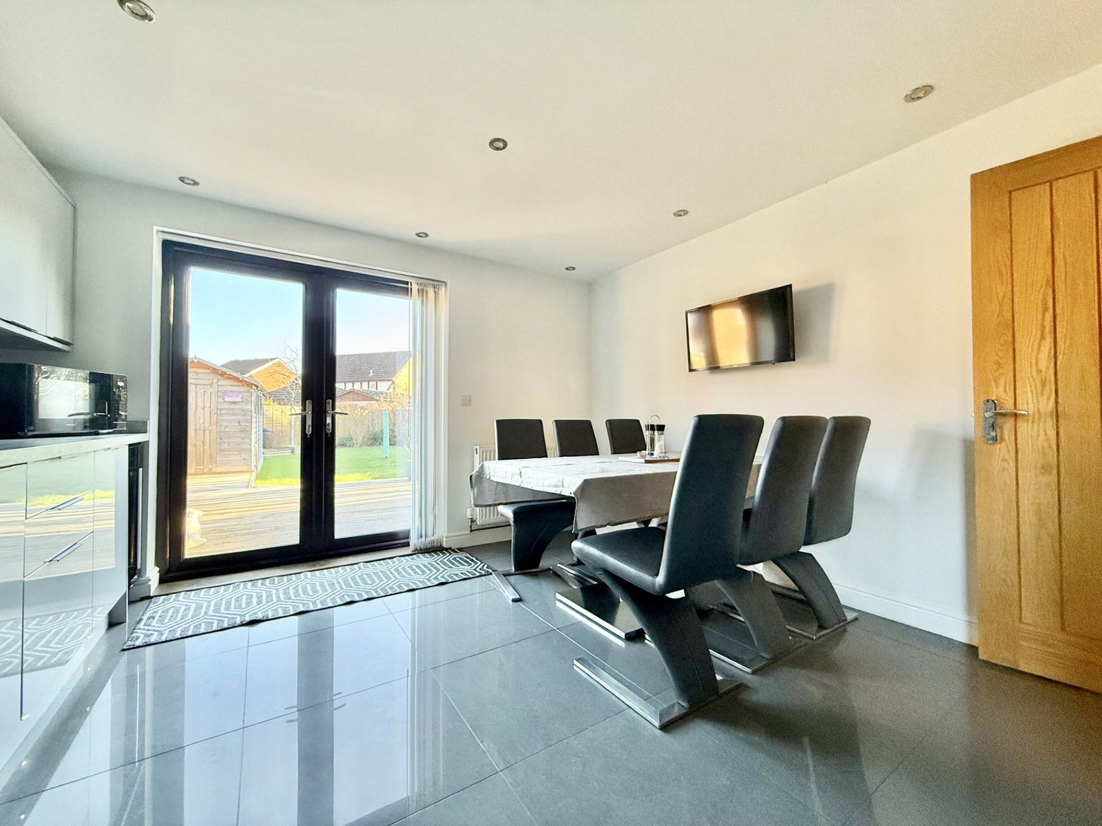 Detached House for sale in Gloucester, Abbeymead, Gloucester, 1675 m²