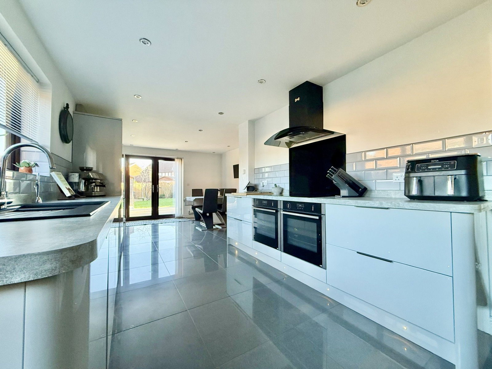 Detached House for sale in Gloucester, Abbeymead, Gloucester, 1675 m²