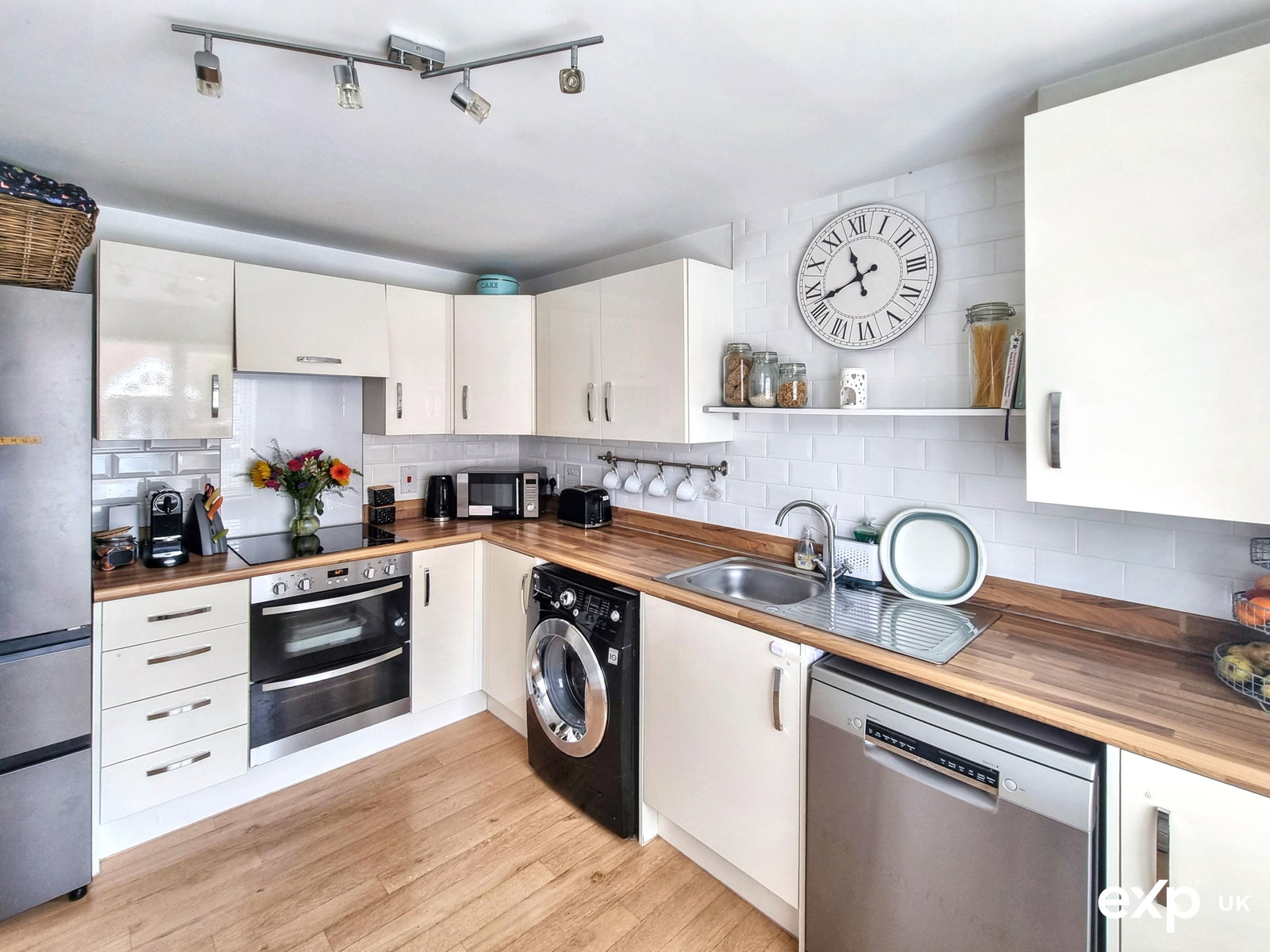 Semi Detached House for sale in Newton Abbot, Cowslip Crescent, Newton Abbot, TQ12 1GR