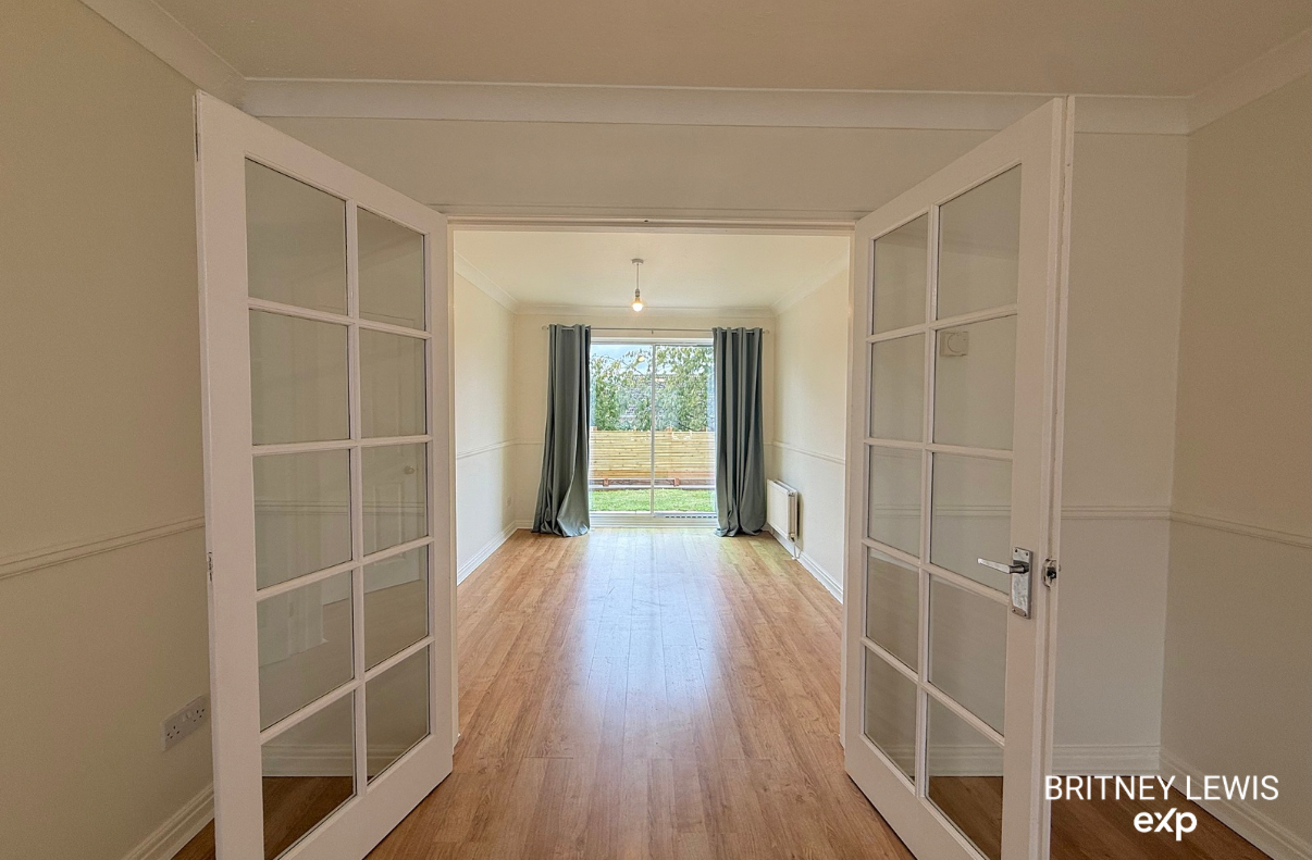 Detached House for sale in Burton-on-trent, Derwent Road, Burton on Trent