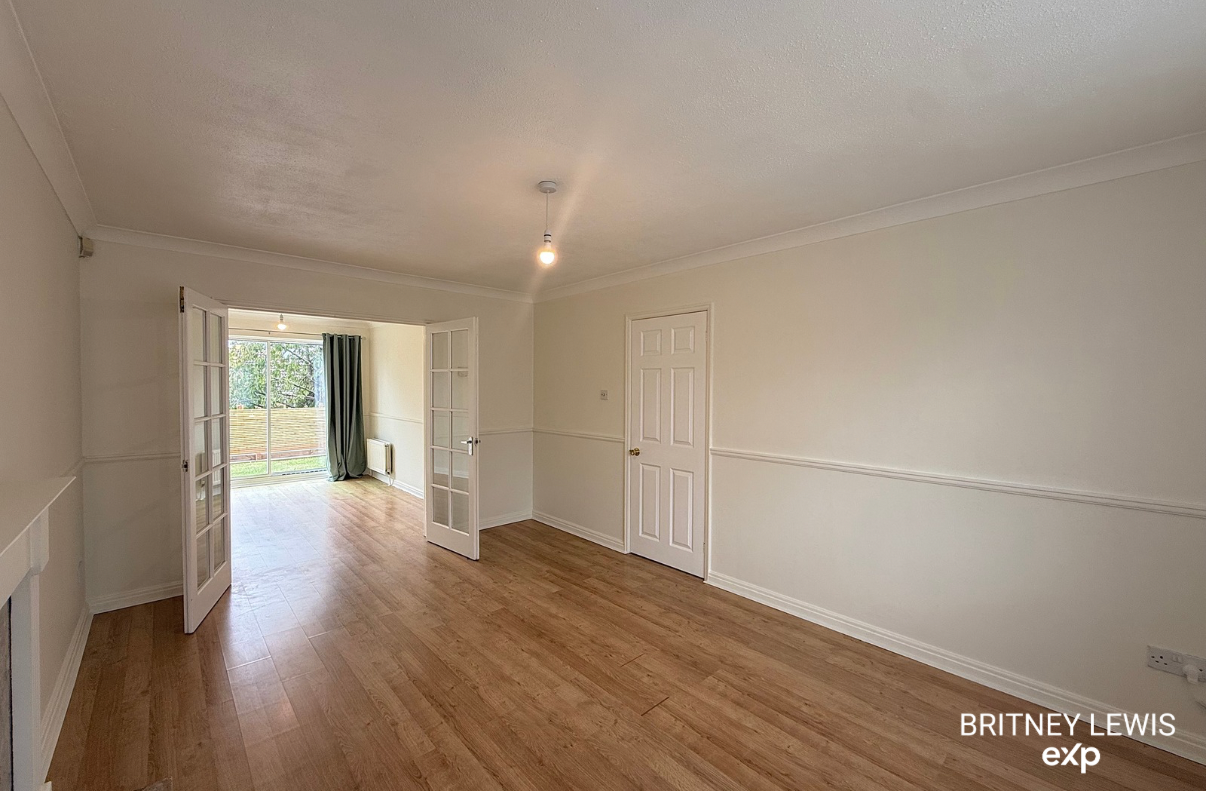 Detached House for sale in Burton-on-trent, Derwent Road, Burton on Trent