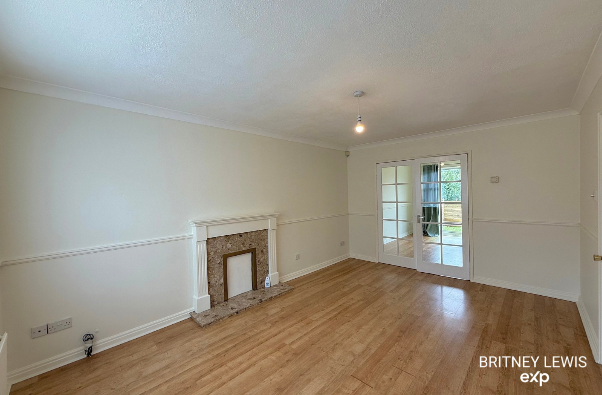 Detached House for sale in Burton-on-trent, Derwent Road, Burton on Trent