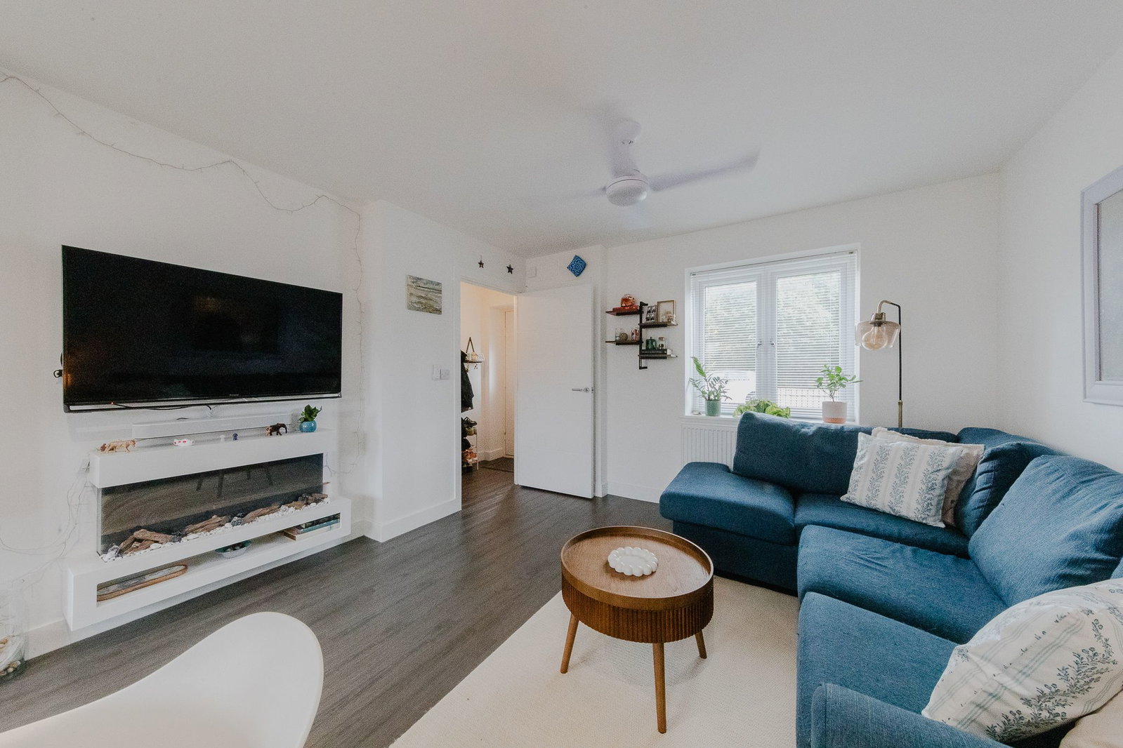 Terraced House for sale in Milton Keynes, Selkirk Drive, Oakridge Park, Milton Keynes, MK14, 733 m²