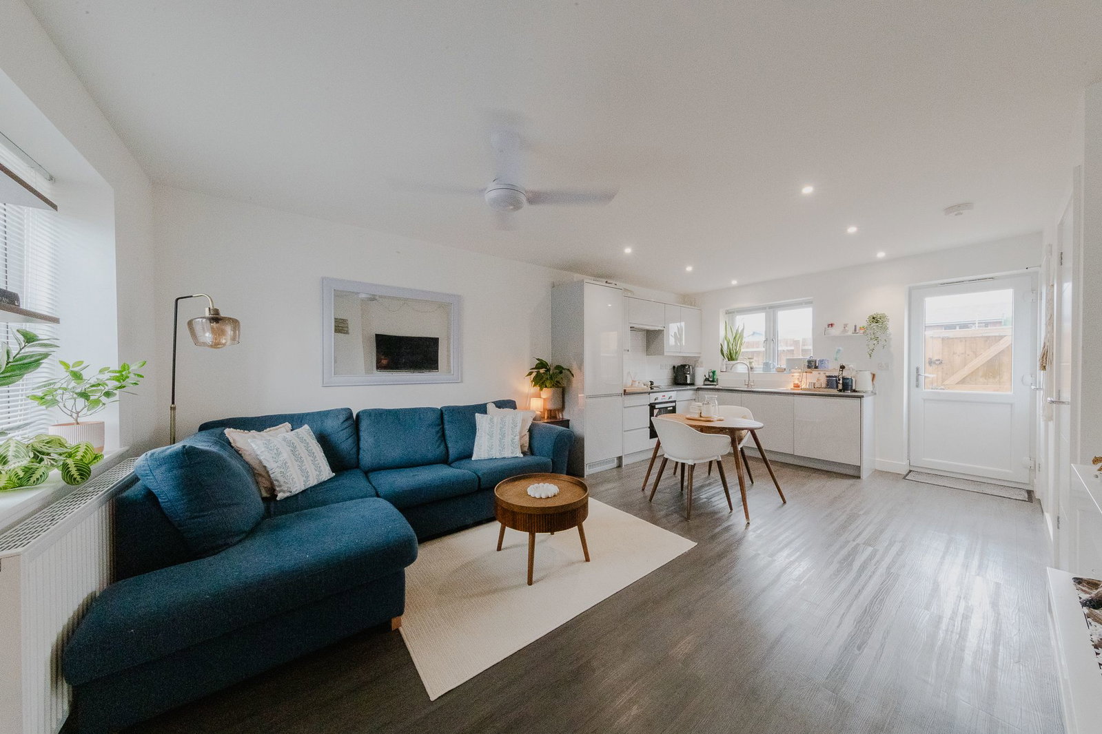 Terraced House for sale in Milton Keynes, Selkirk Drive, Oakridge Park, Milton Keynes, MK14, 733 m²
