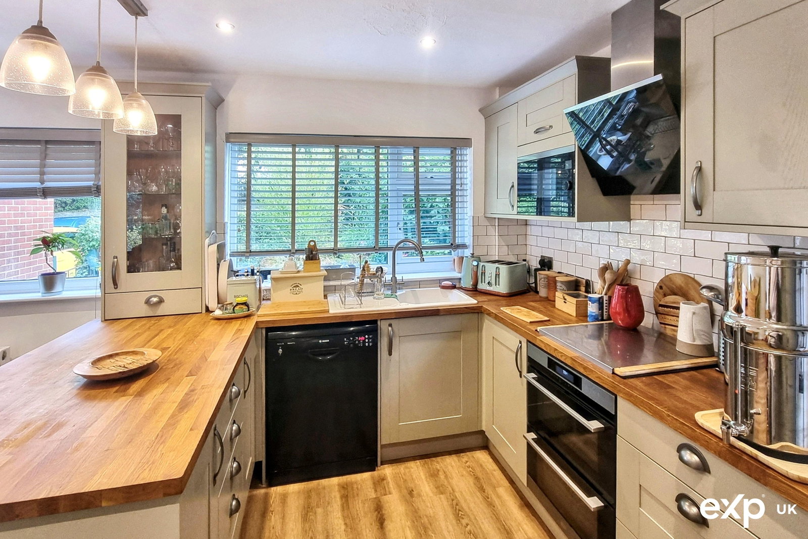 Detached House for sale in Newton Abbot, Mile End Road, Newton Abbot, TQ12 1RW