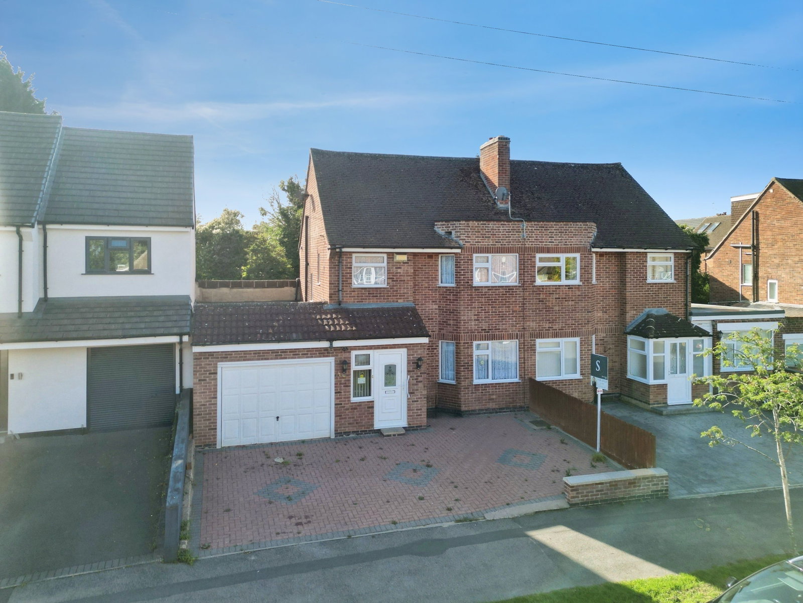 Semi Detached House for sale in Leicester, Ash Tree Road, Oadby, 1500 m²