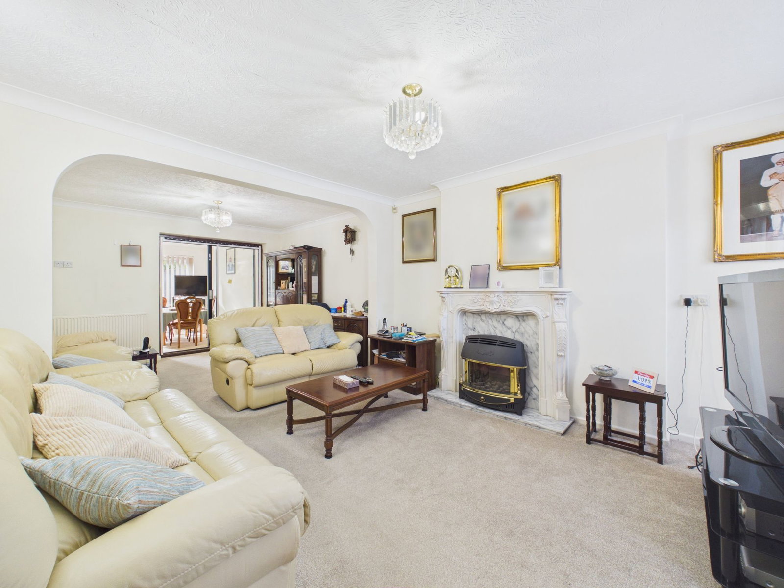 Semi Detached House for sale in Leicester, Ash Tree Road, Oadby, 1500 m²
