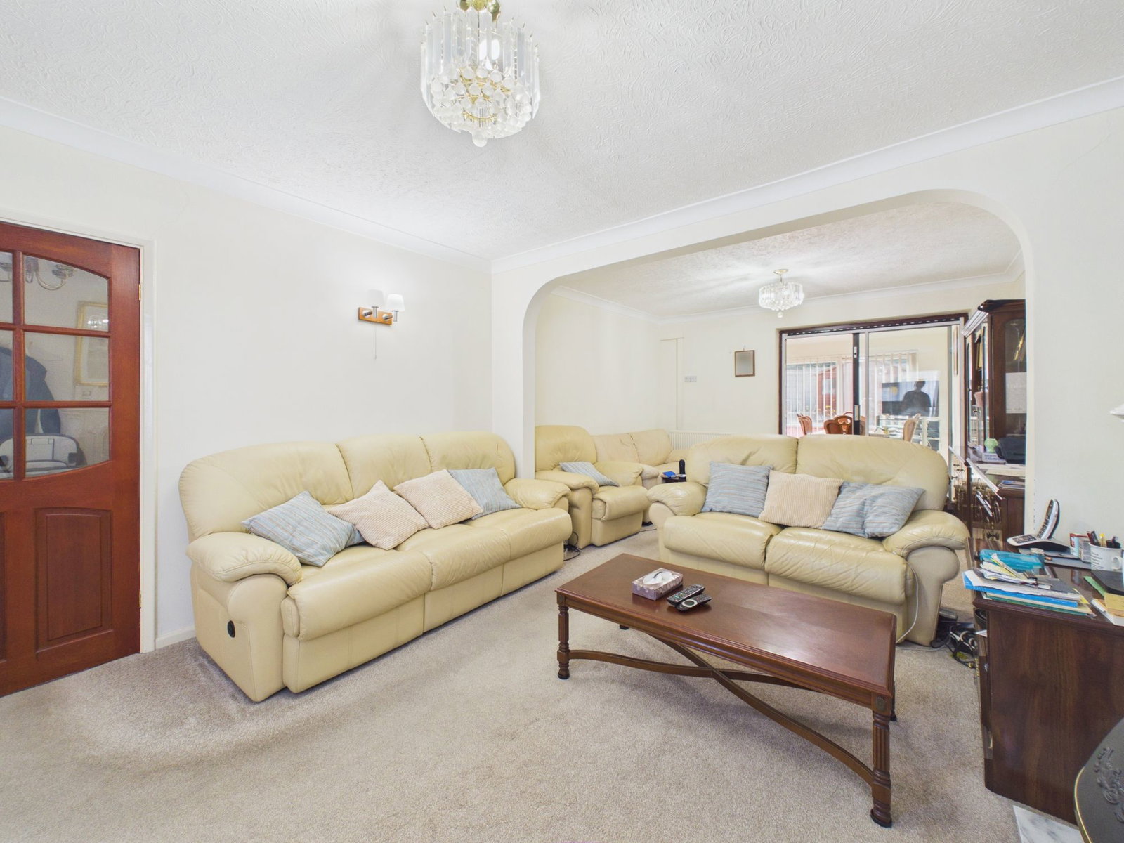 Semi Detached House for sale in Leicester, Ash Tree Road, Oadby, 1500 m²