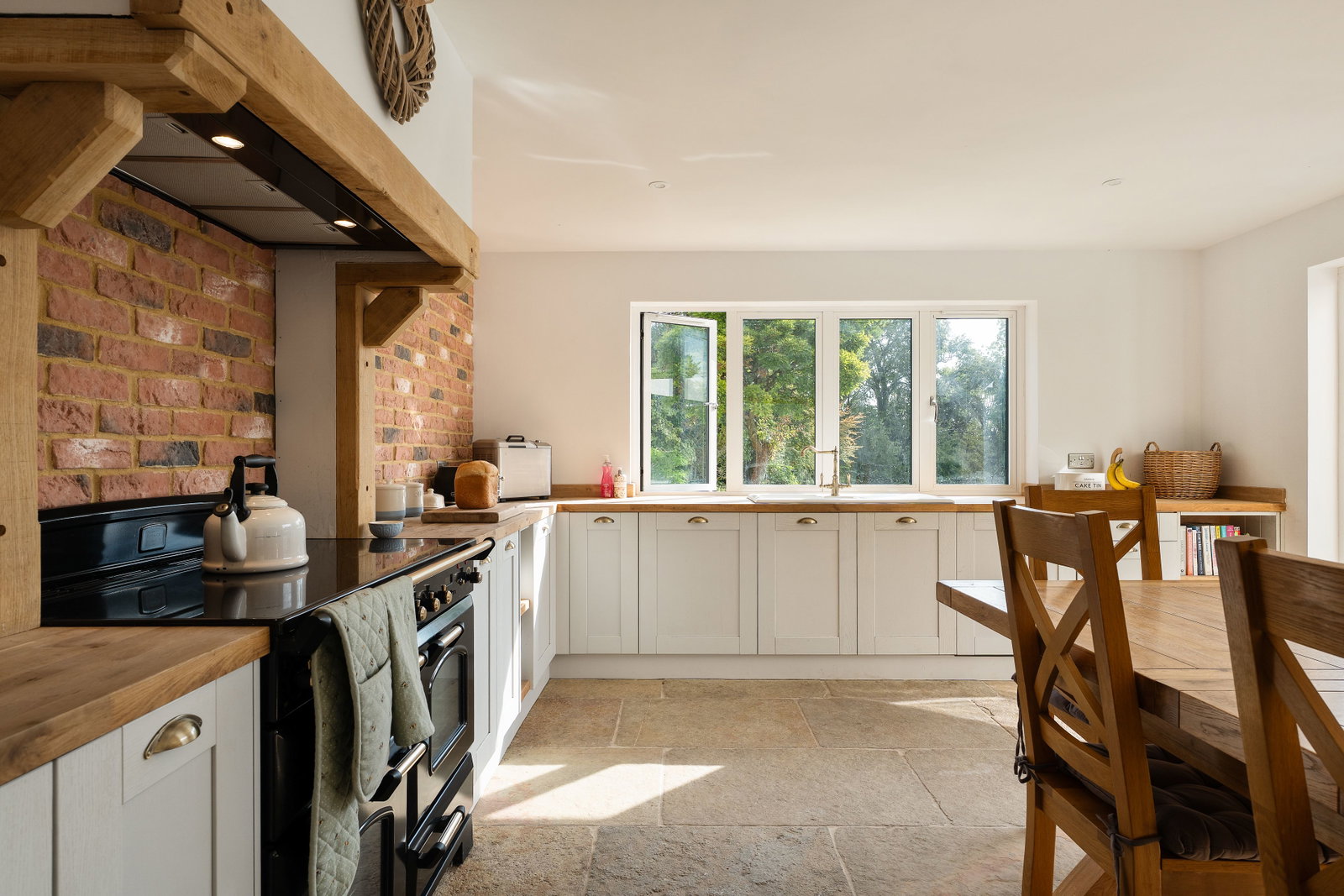 Detached House for sale in Salisbury, Tytherley Road, Winterslow, Salisbury, SP5, 2751 m²