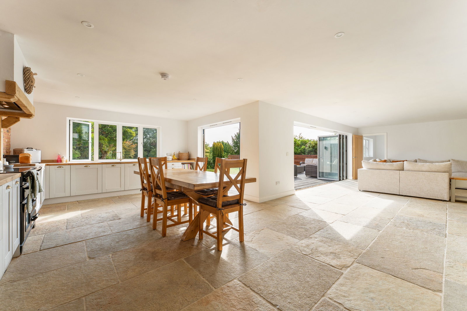 Detached House for sale in Salisbury, Tytherley Road, Winterslow, Salisbury, SP5, 2751 m²