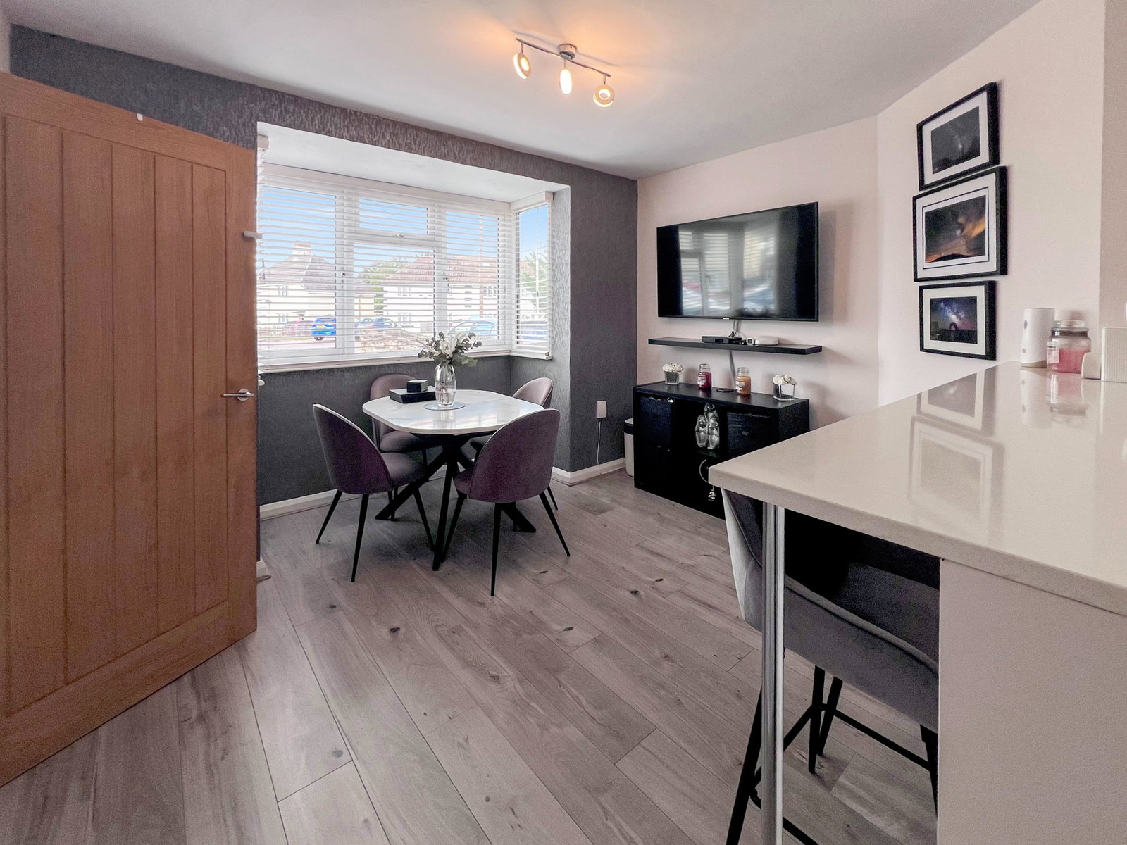 Semi Detached House for sale in Hornchurch, Trustons Gardens, Hornchurch, RM11