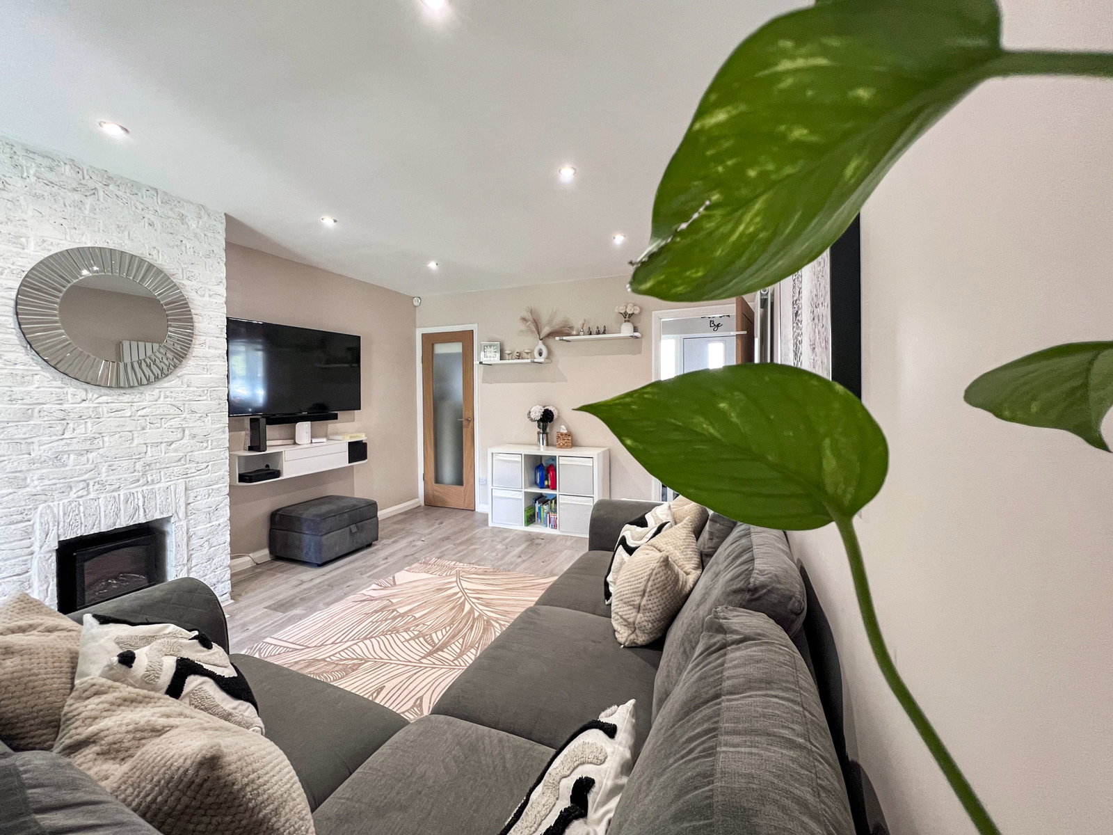 Semi Detached House for sale in Hornchurch, Trustons Gardens, Hornchurch, RM11