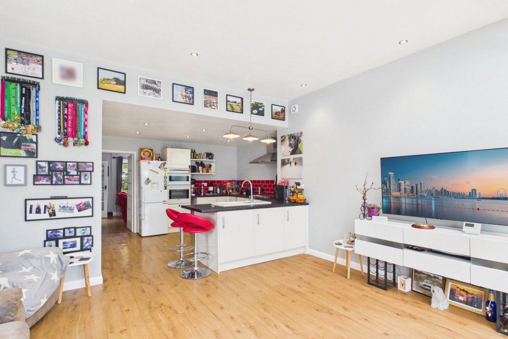 Semi Detached House for sale in Lincoln, 4 Eagle Lane, Thorpe-on-the-Hill, Lincoln, LN6 9BP, 989 m²