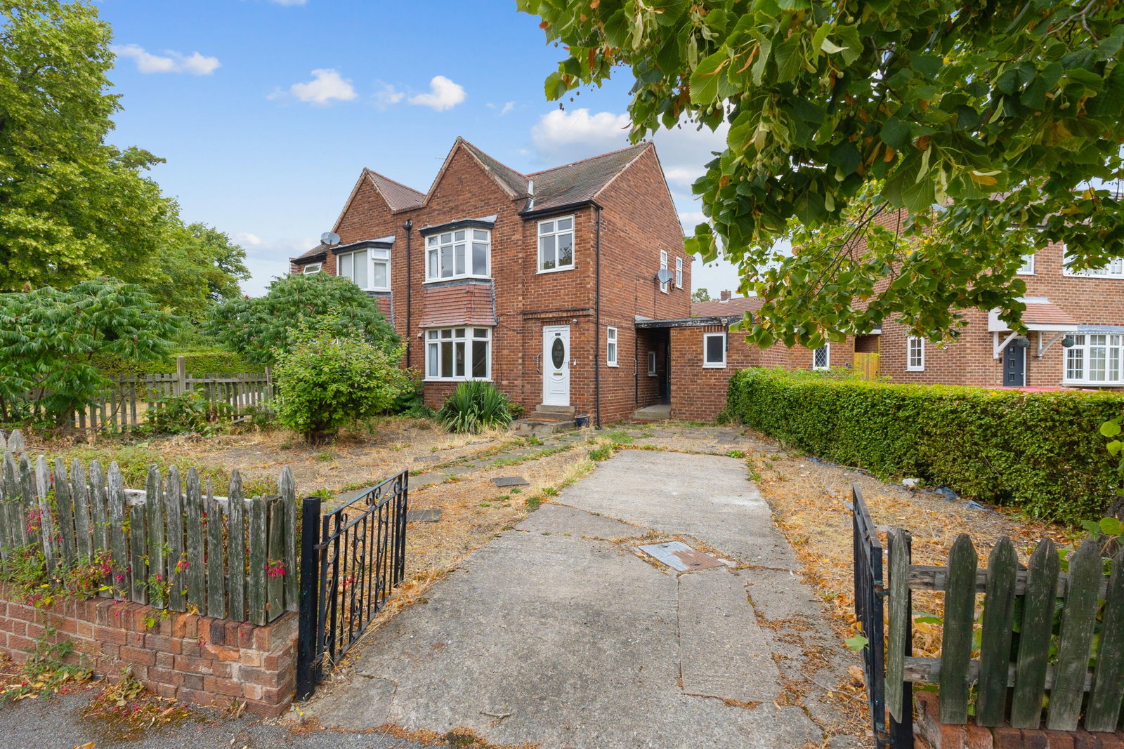 Semi Detached House for sale in Pontefract, Rookhill Road, Pontefract, 846 m²