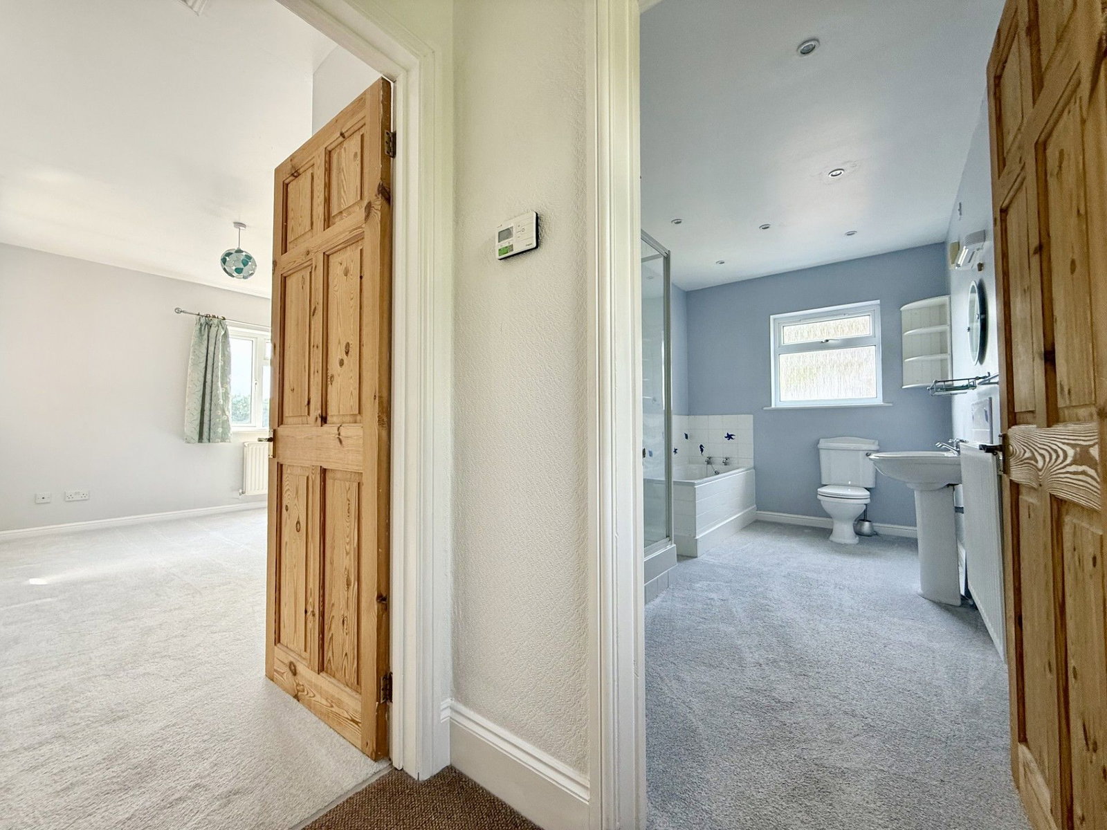 Detached House for sale in Gloucester, Tithe Farm Lane, Birdwood, Gloucester, GL19 3ED, 1987 m²
