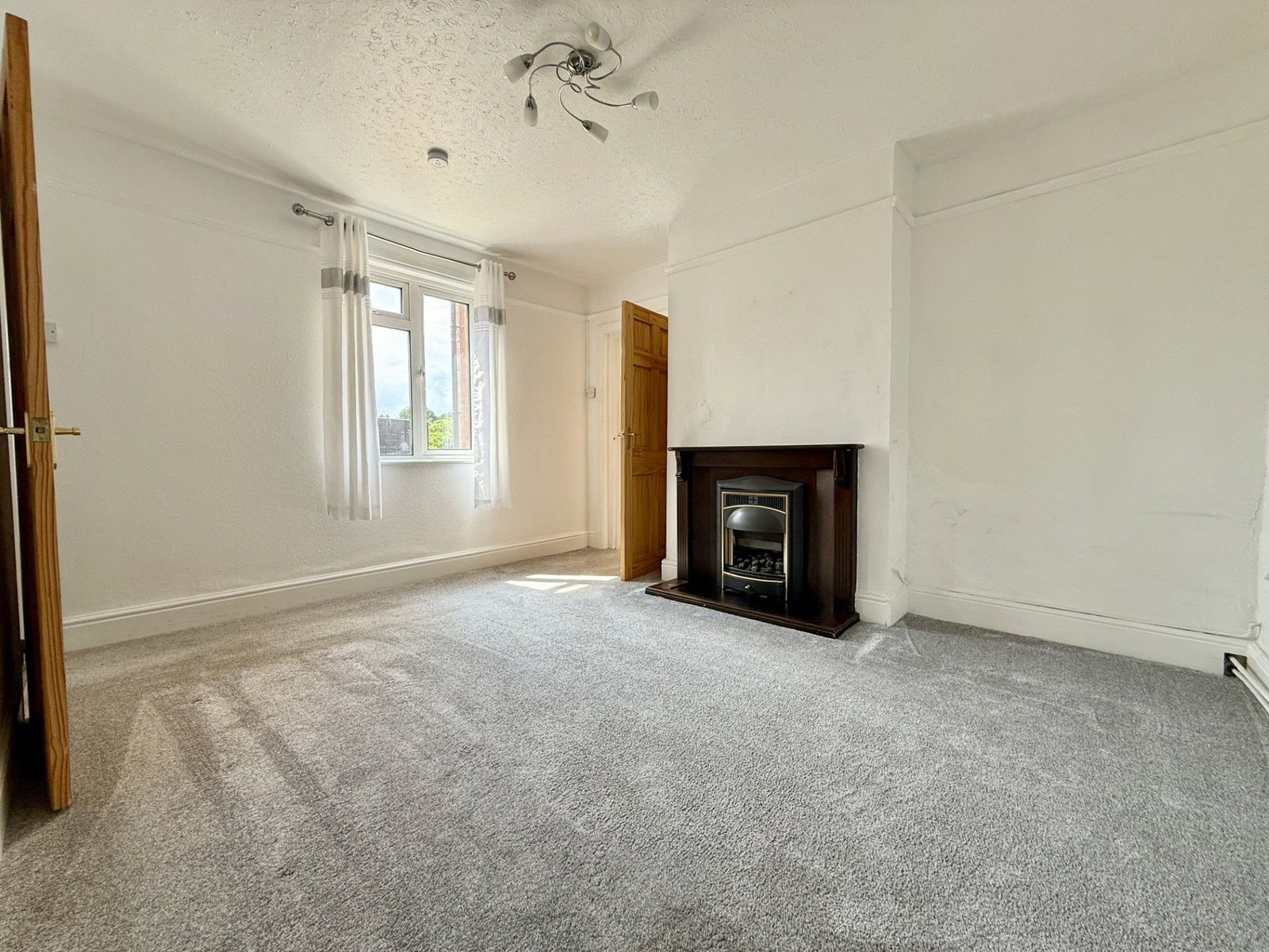 Detached House for sale in Gloucester, Tithe Farm Lane, Birdwood, Gloucester, GL19 3ED, 1987 m²