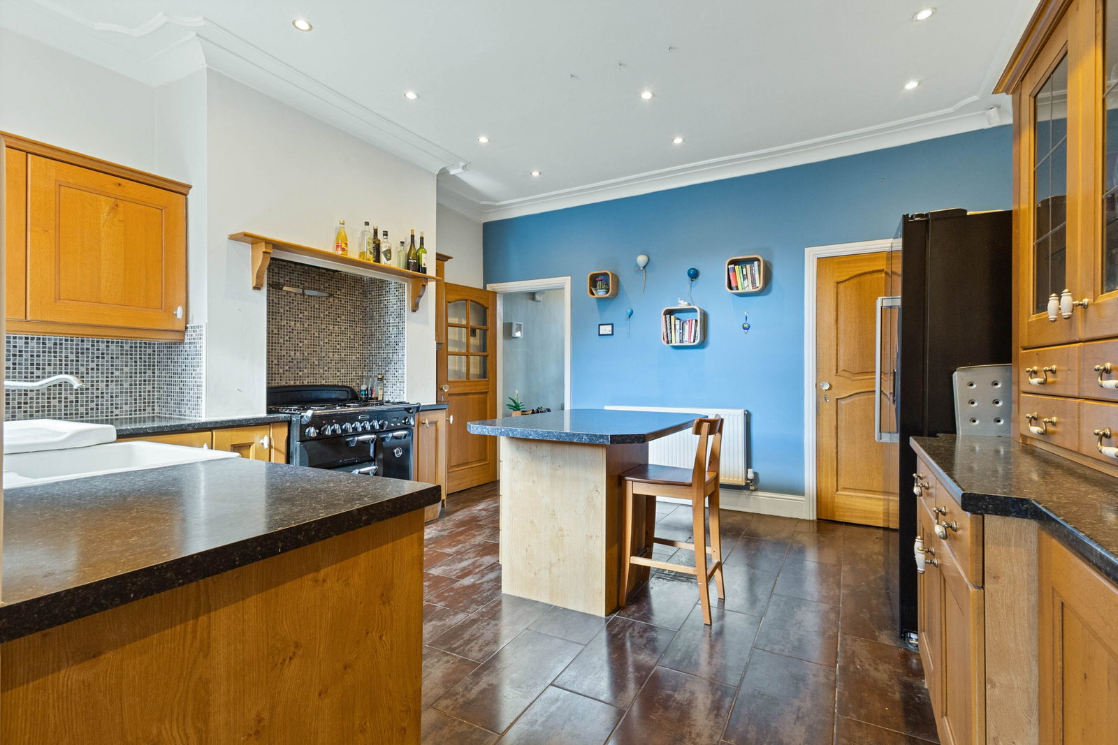 Terraced House for sale in Castleford, Savile Road, Castleford, 1438 m²