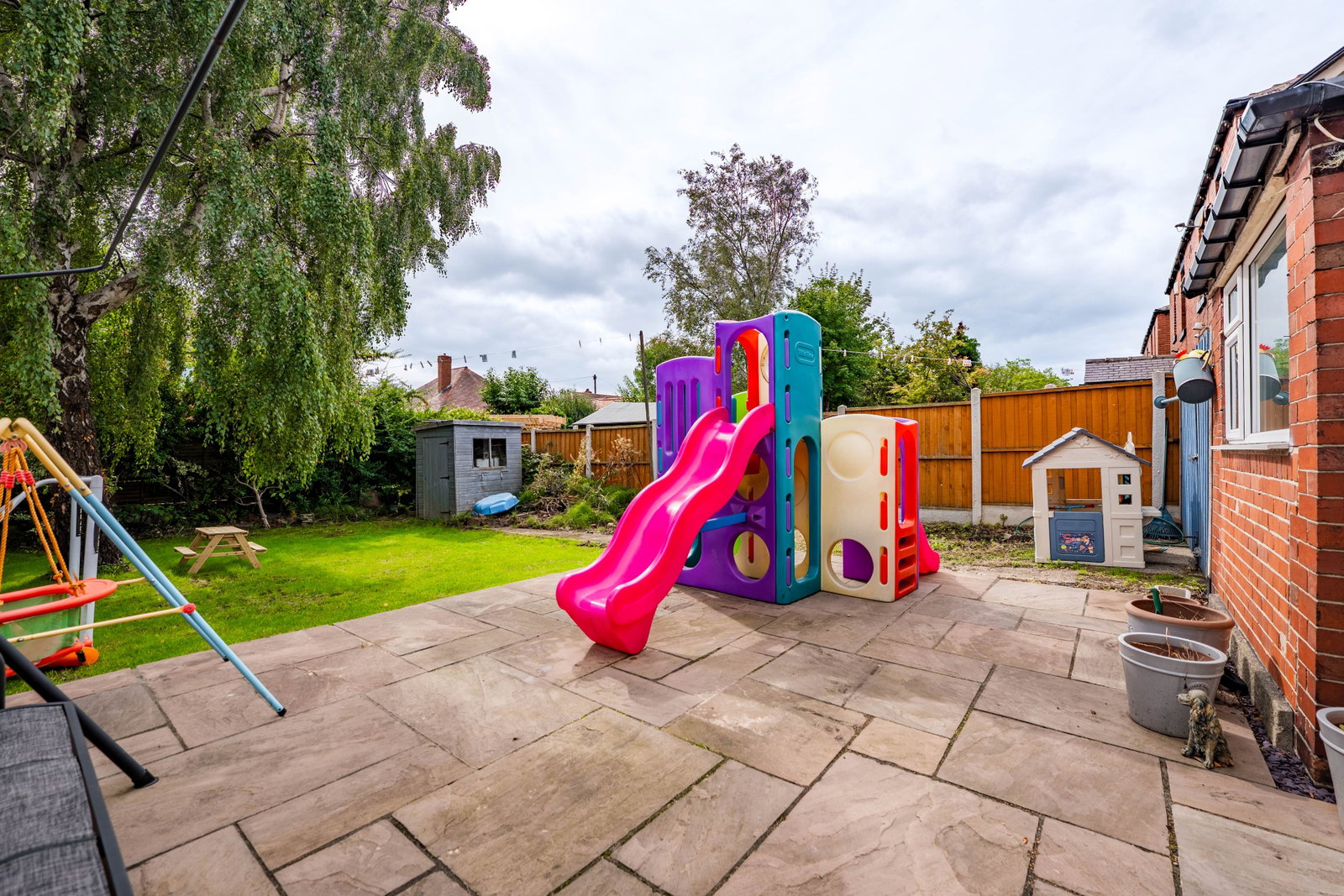 Semi Detached House for sale in Barnsley, Dodworth Road, Barnsley, S70 6PF