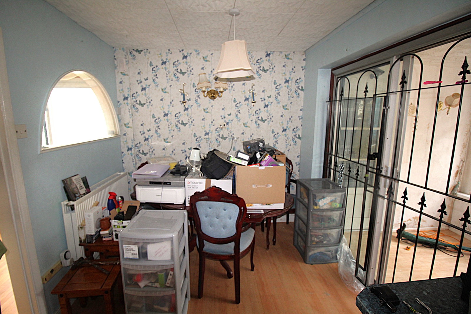 Semi Detached House for sale in Dudley, Oxley Close, Dudley Wood, DY2 0EN