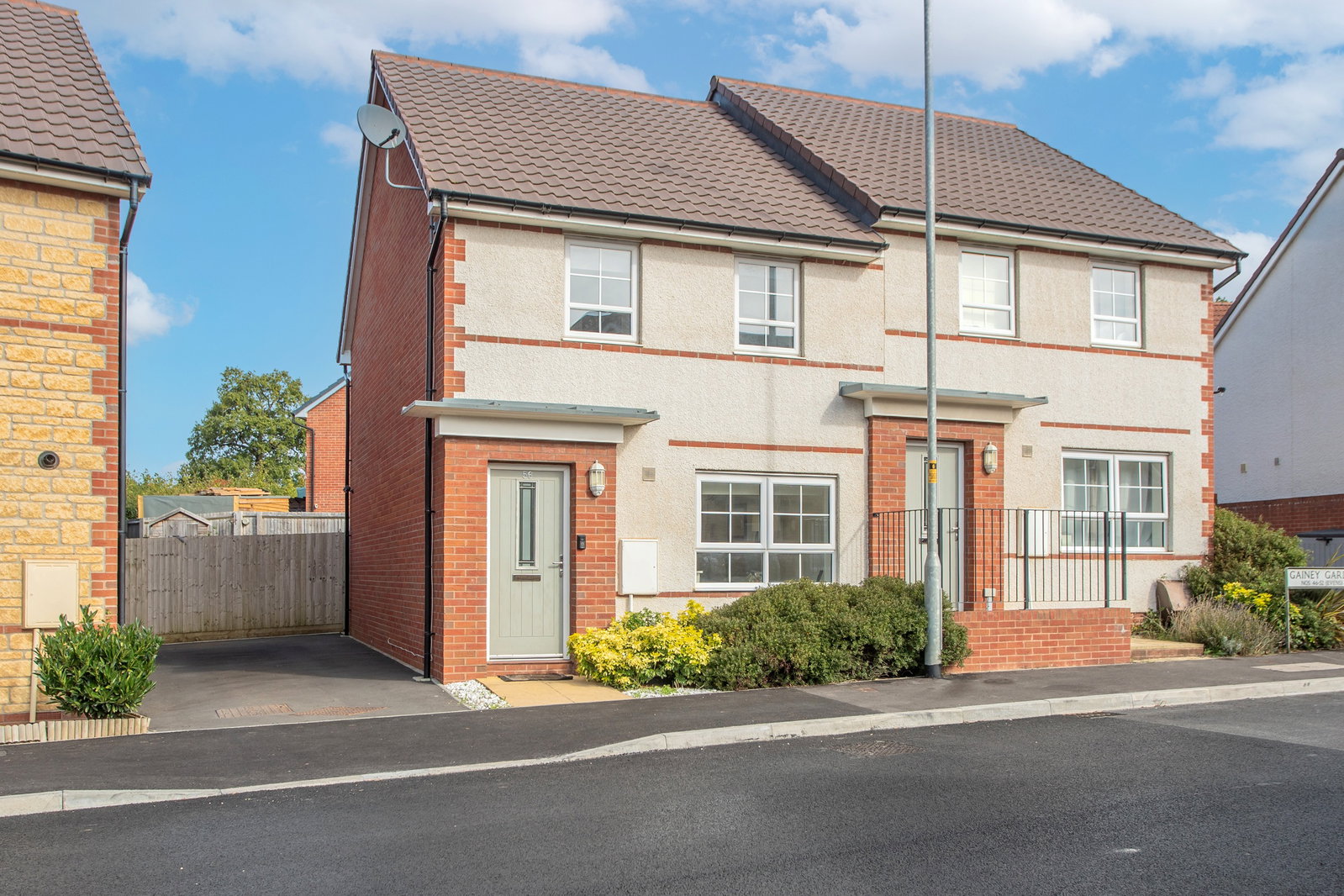 Semi Detached House for sale in Chippenham, Gainey Gardens, Chippenham