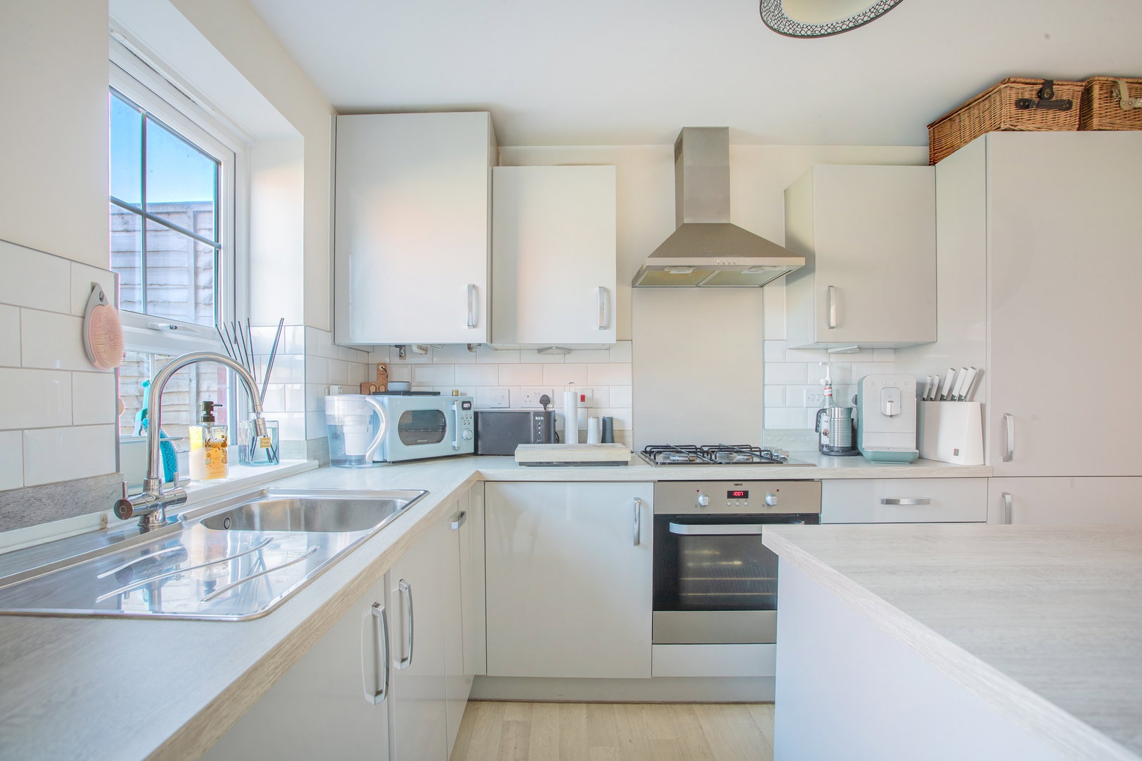 Semi Detached House for sale in Chippenham, Gainey Gardens, Chippenham