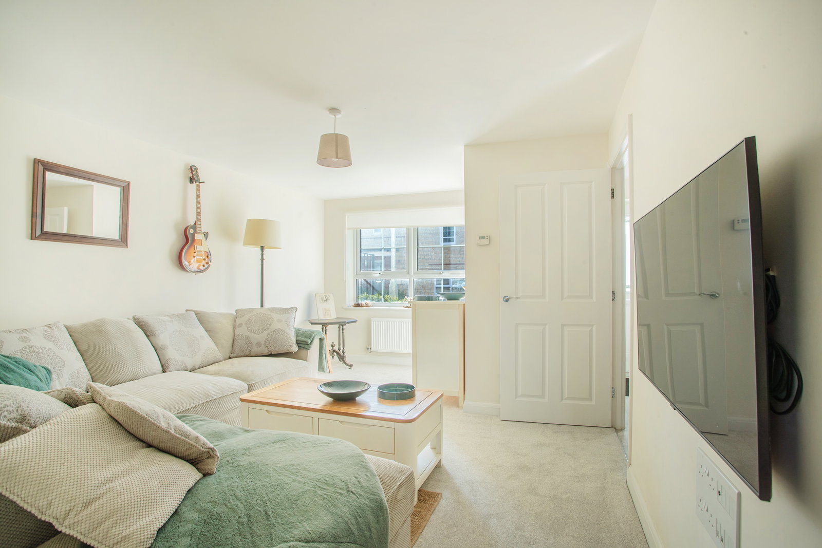 Semi Detached House for sale in Chippenham, Gainey Gardens, Chippenham