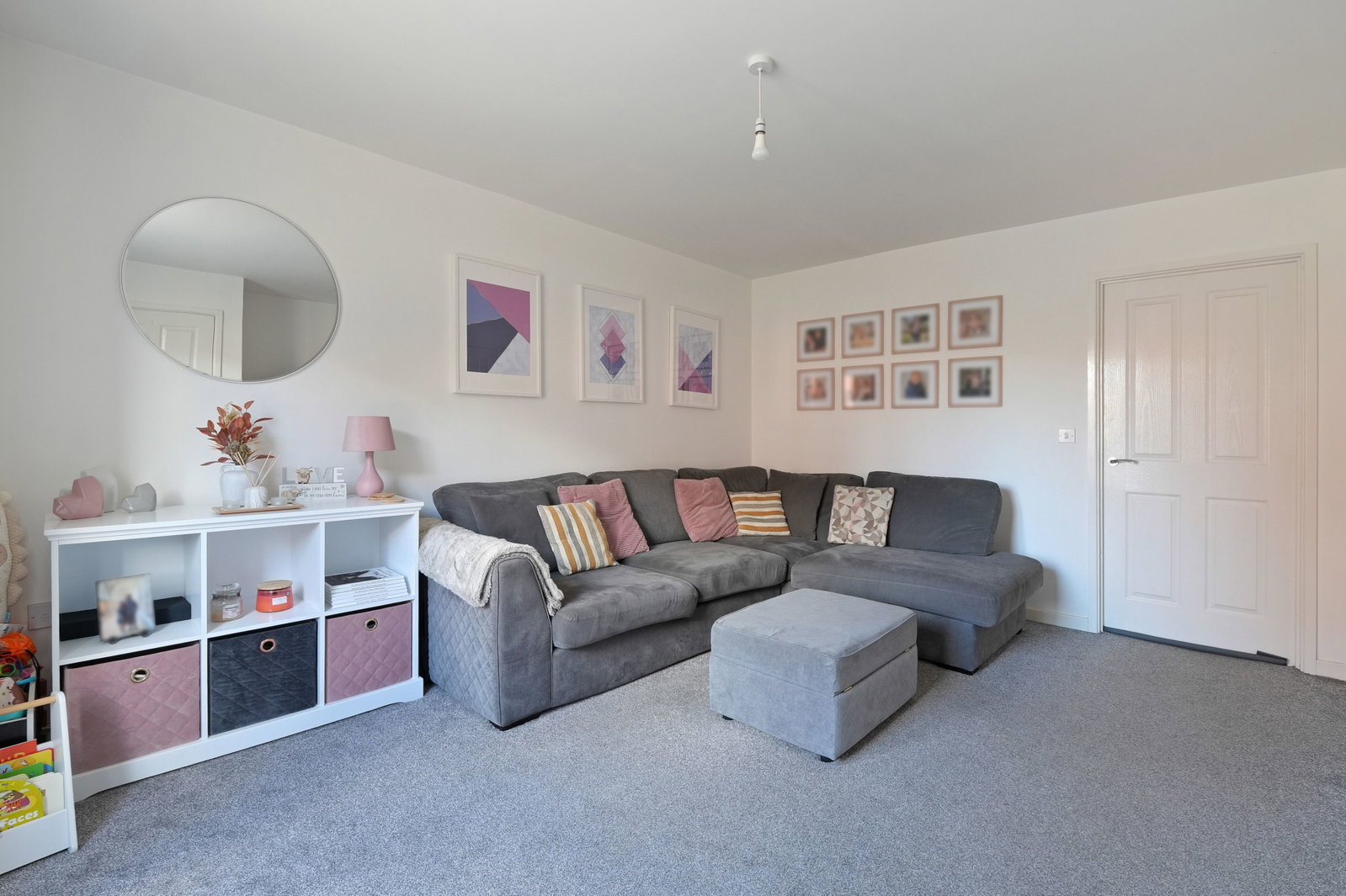 Semi Detached House for sale in Sheffield, Queen Mary Road, S2, 1039 m²