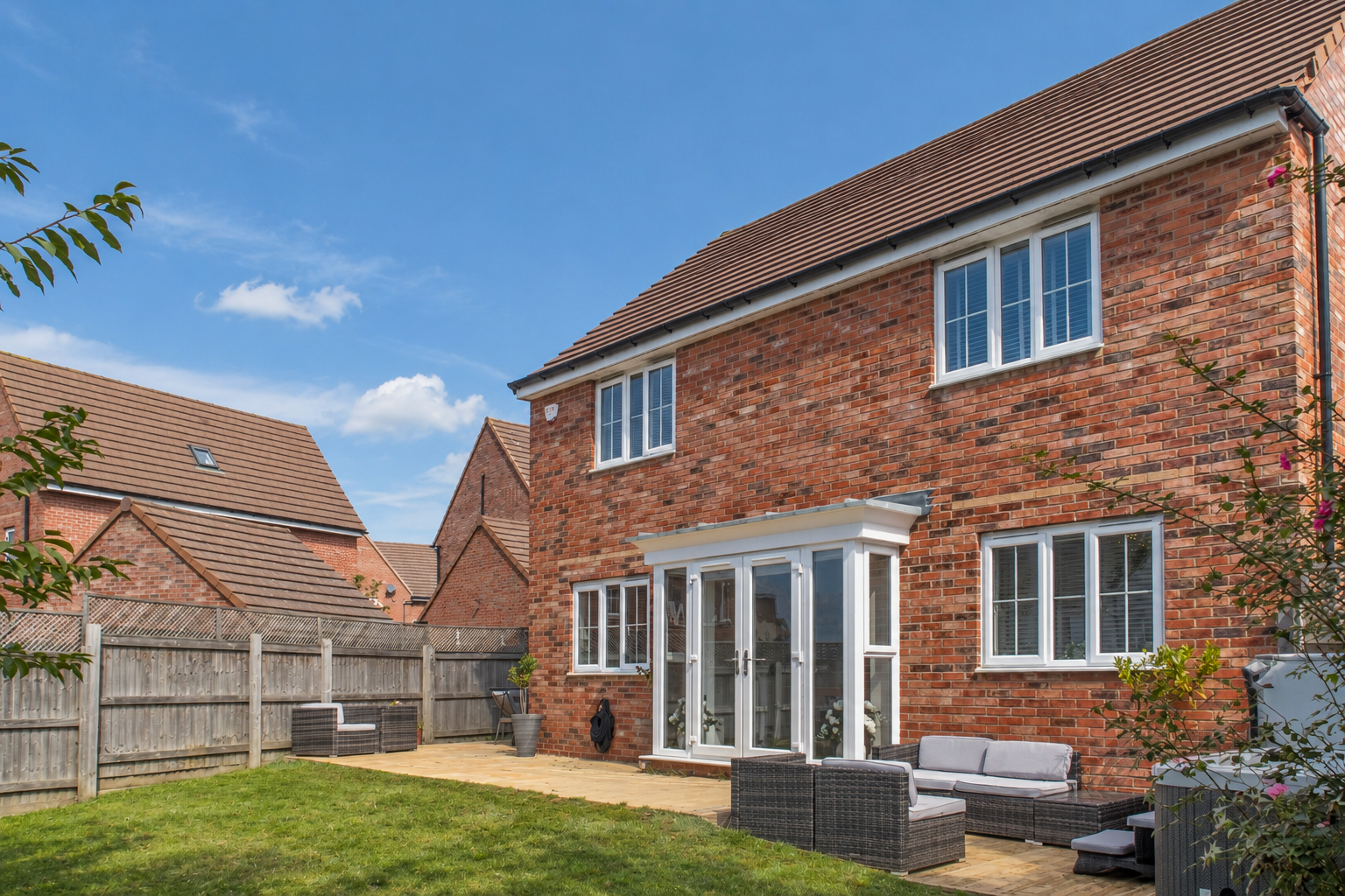 Detached House for sale in Northampton, Benjamin Bevin Road, Crick, Northampton, NN6 7WT, 2113 m²