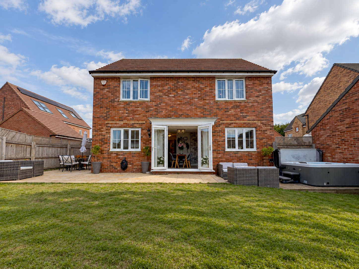Detached House for sale in Northampton, Benjamin Bevin Road, Crick, Northampton, NN6 7WT, 2113 m²