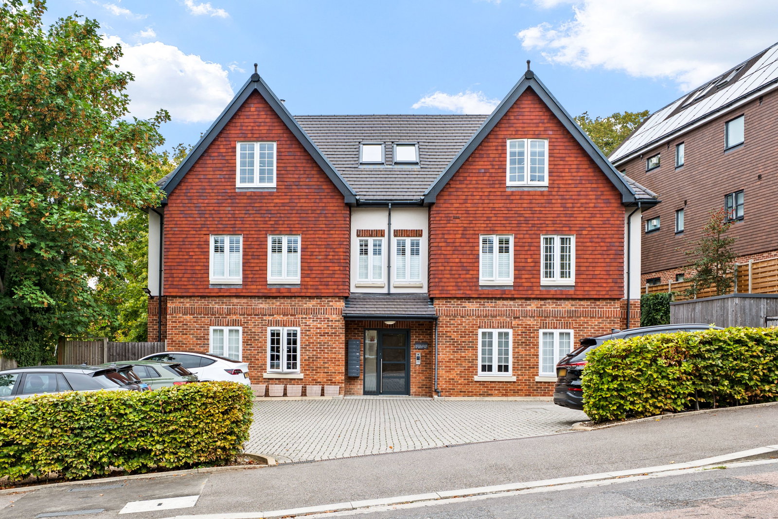 Flat for sale in South Croydon, West Hill, South Croydon, CR2 0SB, 896 m²