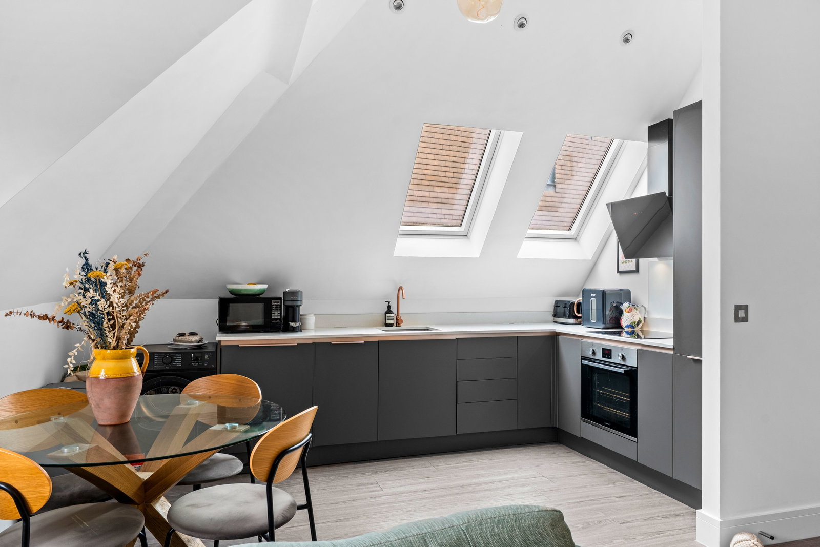 Flat for sale in South Croydon, West Hill, South Croydon, CR2 0SB, 896 m²