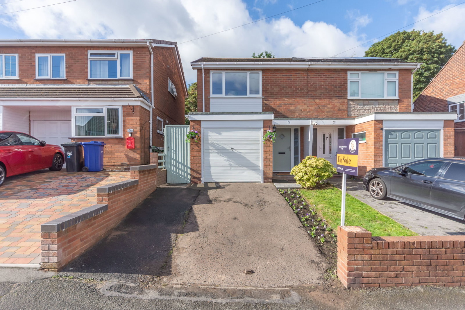 Semi Detached House for sale in Dudley, Redwood Avenue, Dudley, DY1 3TS
