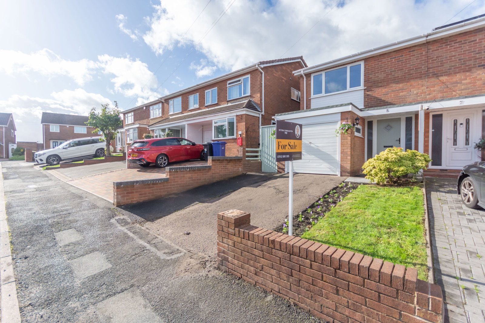 Semi Detached House for sale in Dudley, Redwood Avenue, Dudley, DY1 3TS